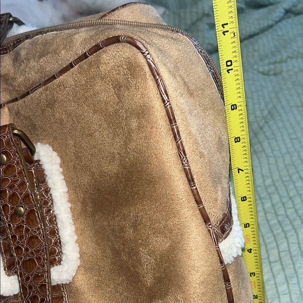 Bath & Body Works Sherpa & Faux Suede Weekender Bag - Picture 12 of 13